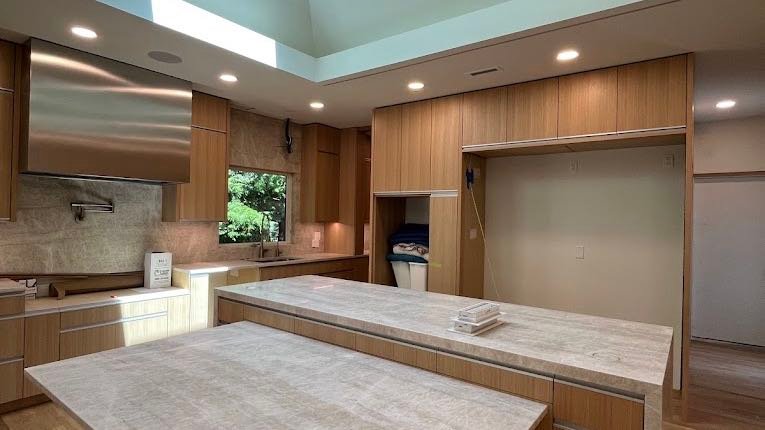 Immaculate modern kitchen after a ConvenientConnections clean